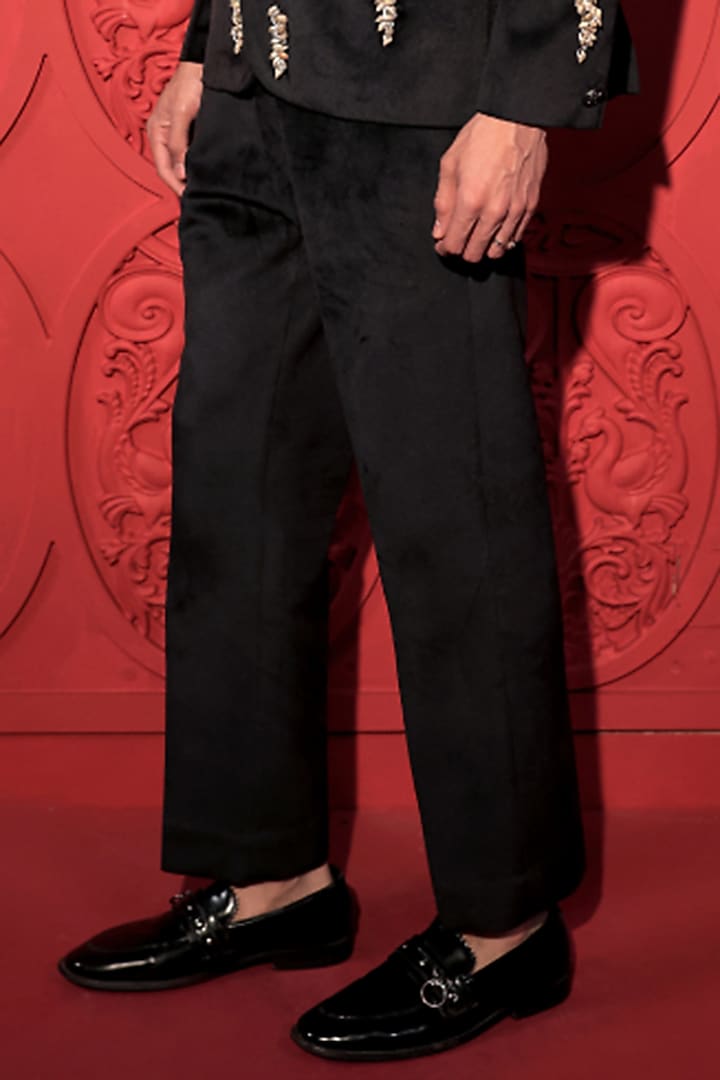 Black Velvet Shell Embroidered Blazer Set by Jubinav Chadha Men at Pernia's Pop Up Shop