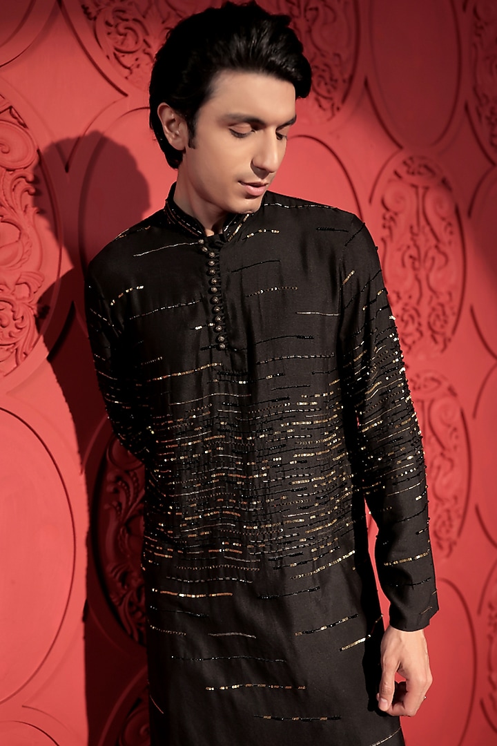 Black Katan Silk Gold Embroidered Kurta Set by Jubinav Chadha Men at Pernia's Pop Up Shop
