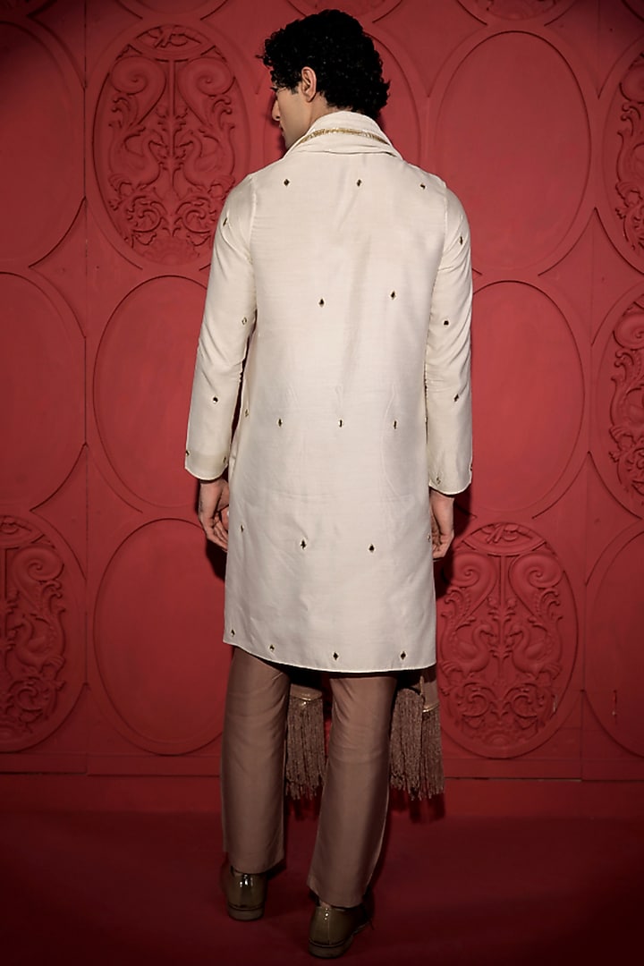 White & Gold Katan Silk Mirror Embroidered Kurta Set by Jubinav Chadha Men at Pernia's Pop Up Shop