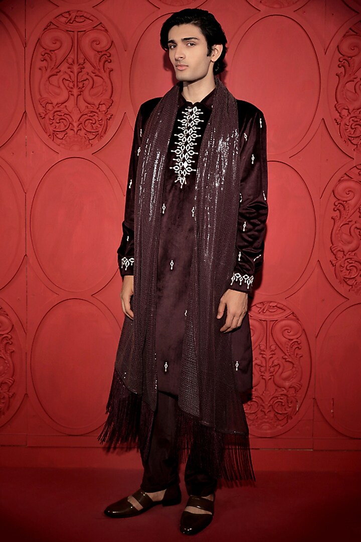 Wine & White Velvet Mirror Embroidered Kurta Set by Jubinav Chadha Men at Pernia's Pop Up Shop