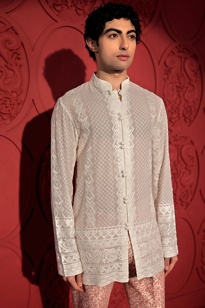 White Georgette Chikankari Short Kurta by Jubinav Chadha Men at Pernia's Pop Up Shop