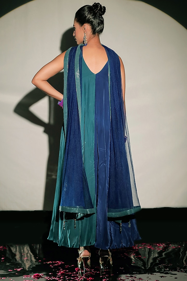 Teal Blue & Dark Blue Color Blocked Kurta Set by Jubinav Chadha at Pernia's Pop Up Shop