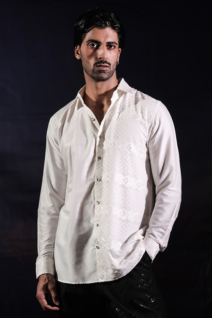 White Silk Staple Chikankari Embroidered Party Wear Shirt by Jubinav Chadha Men at Pernia's Pop Up Shop