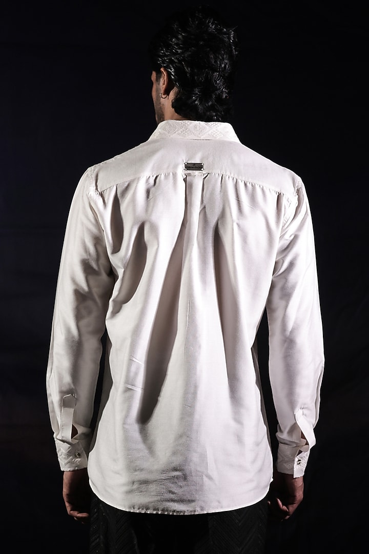 White Silk Staple Chikankari Embroidered Party Wear Shirt by Jubinav Chadha Men at Pernia's Pop Up Shop