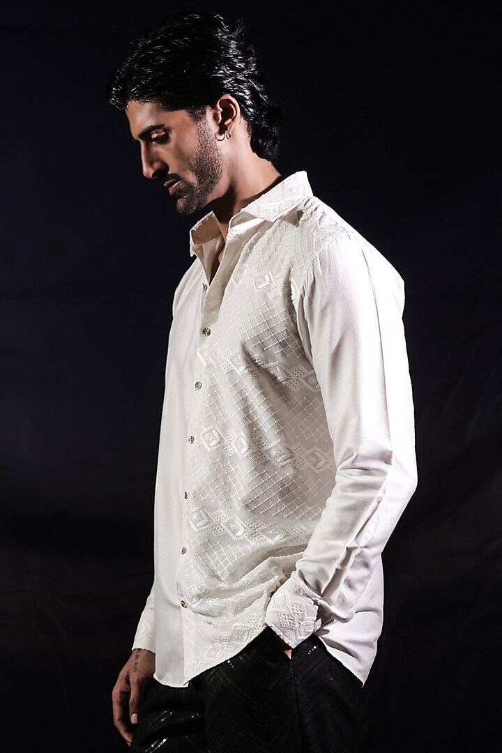 White Silk Staple Chikankari Embroidered Party Wear Shirt by Jubinav Chadha Men at Pernia's Pop Up Shop