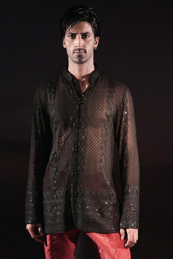 Black Georgette Chikankari Embroidered Short Kurta by Jubinav Chadha Men at Pernia's Pop Up Shop