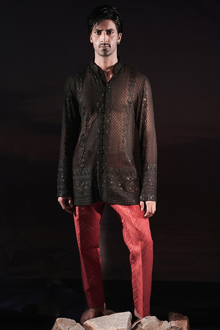 Black Georgette Chikankari Embroidered Short Kurta by Jubinav Chadha Men at Pernia's Pop Up Shop