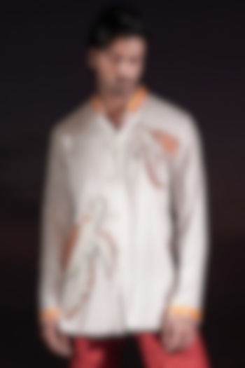 White Georgette Hand Embroidered Short Kurta by Jubinav Chadha Men at Pernia's Pop Up Shop