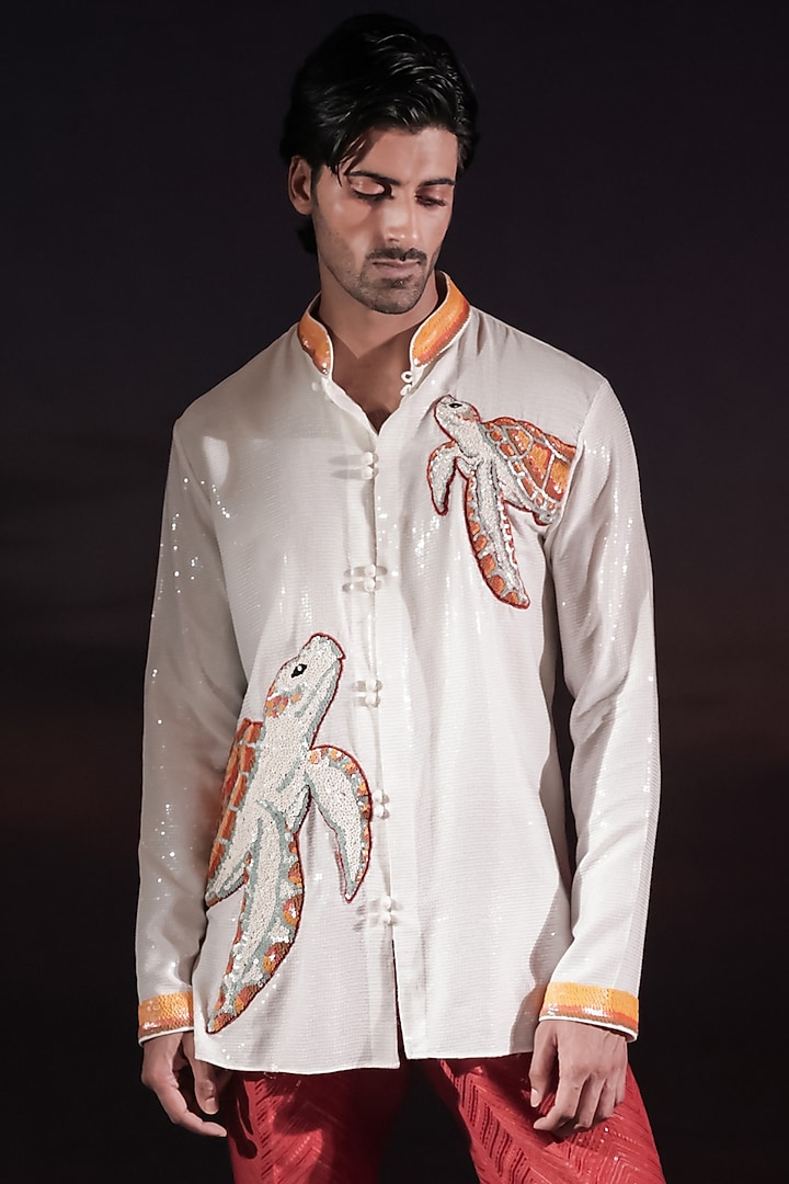 White Georgette Hand Embroidered Short Kurta by Jubinav Chadha Men at Pernia's Pop Up Shop
