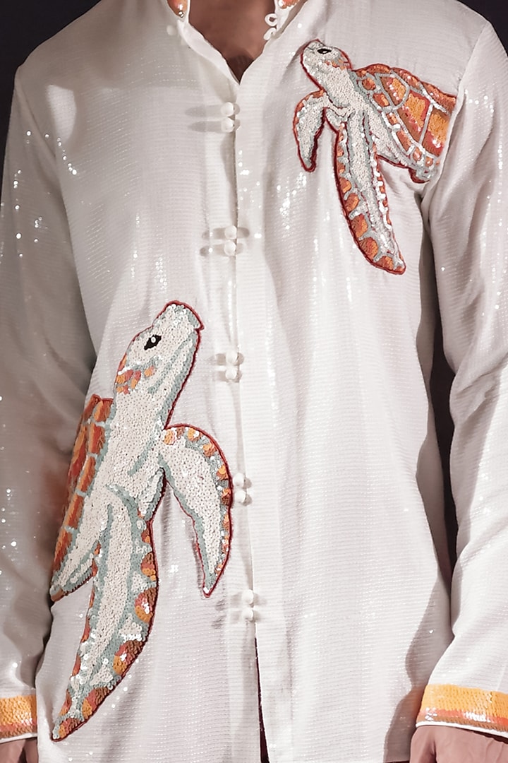White Georgette Hand Embroidered Short Kurta by Jubinav Chadha Men at Pernia's Pop Up Shop
