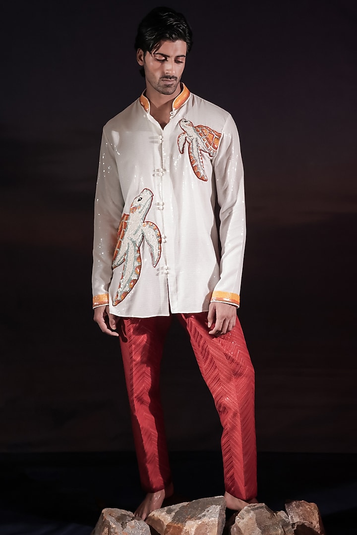 White Georgette Hand Embroidered Short Kurta by Jubinav Chadha Men at Pernia's Pop Up Shop