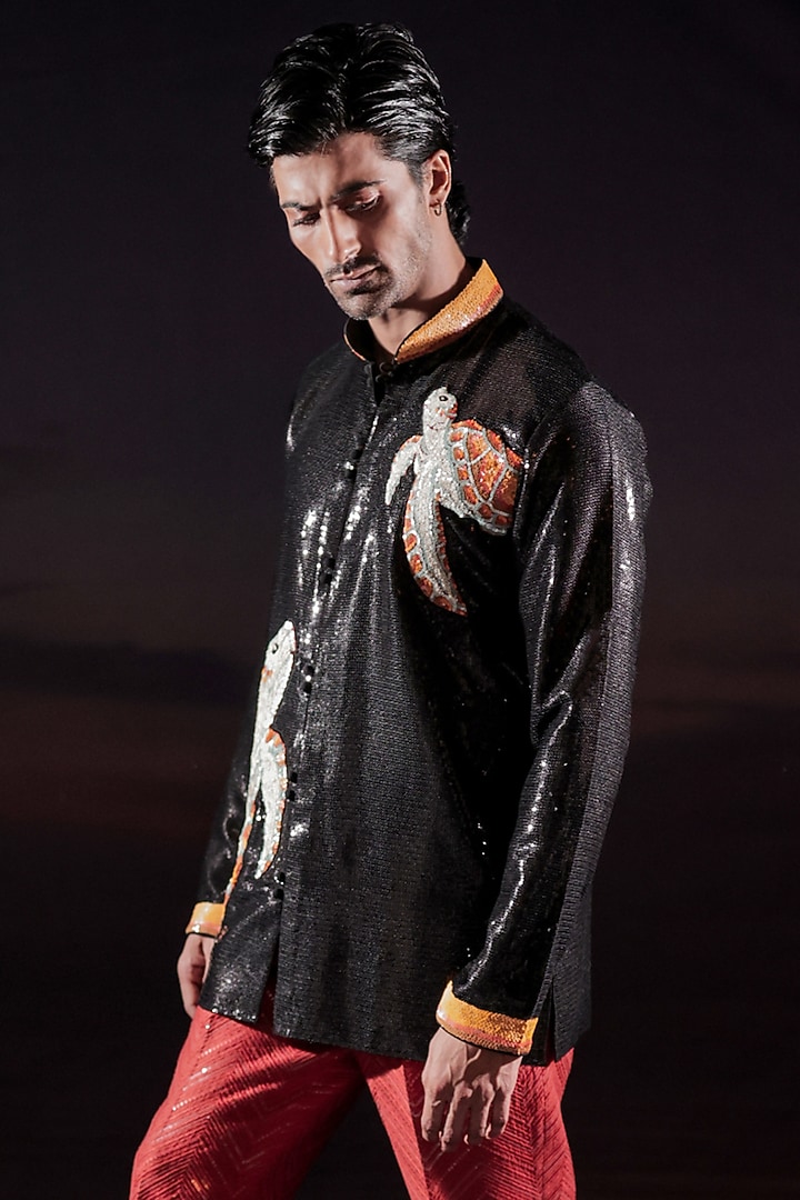 Black Georgette Hand Embroidered Short Kurta by Jubinav Chadha Men at Pernia's Pop Up Shop