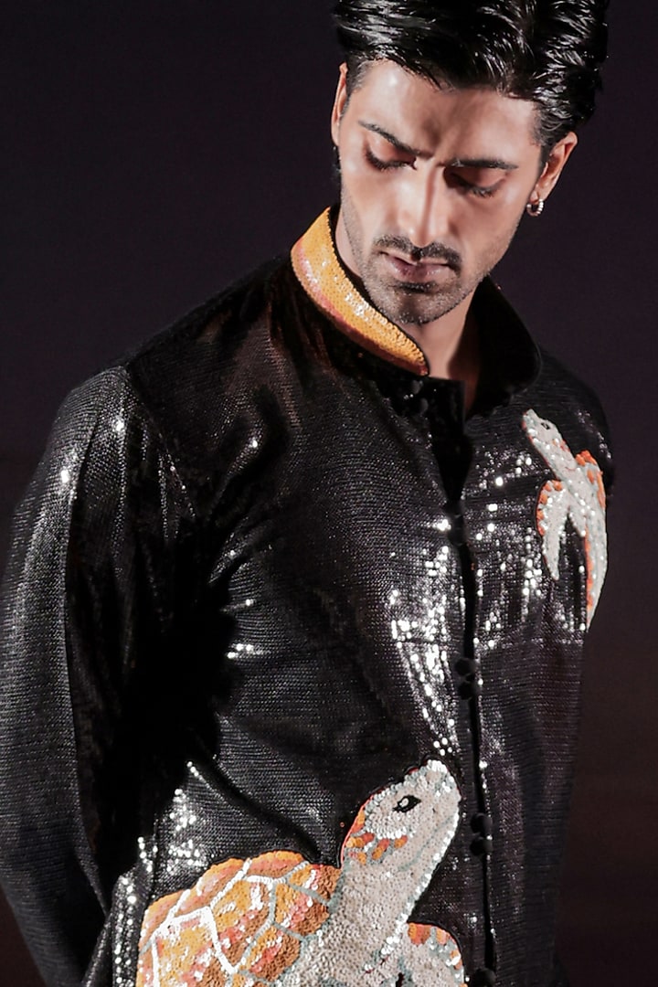 Black Georgette Hand Embroidered Short Kurta by Jubinav Chadha Men at Pernia's Pop Up Shop