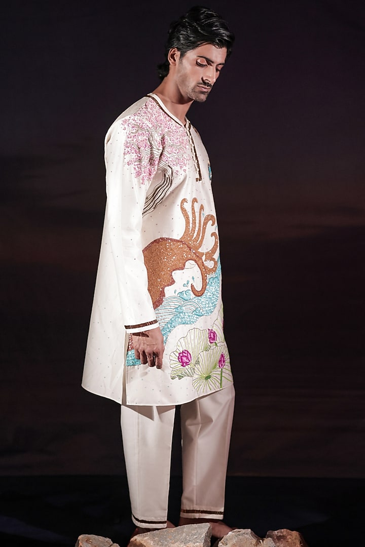 Ivory Silk Chanderi Hand Embroidered Kurta Set by Jubinav Chadha Men at Pernia's Pop Up Shop