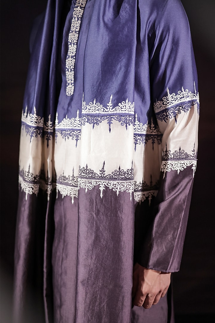 Blue Silk Chanderi Embroidered Color-Blocked Kurta Set by Jubinav Chadha Men at Pernia's Pop Up Shop