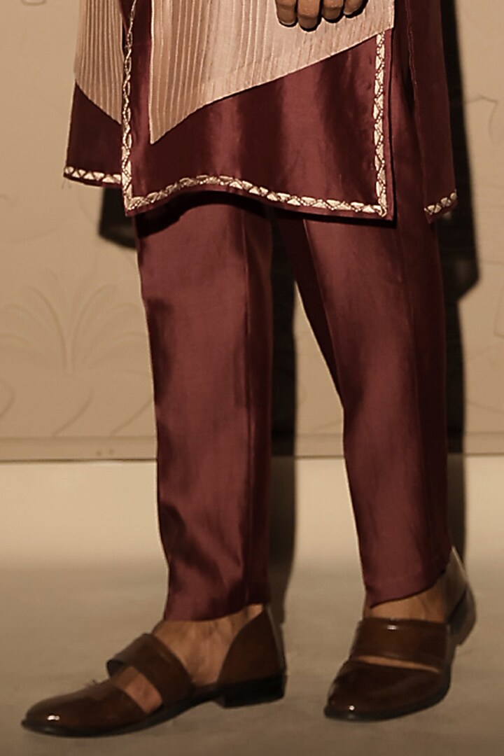Wine Chanderi Embroidered Layered Kurta Set by Jubinav Chadha Men at Pernia's Pop Up Shop