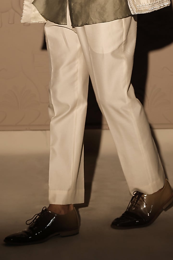 White Chanderi Embroidered Jacket Set by Jubinav Chadha Men at Pernia's Pop Up Shop
