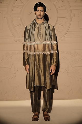 Green Chanderi Embroidered Kurta Set by Jubinav Chadha Men