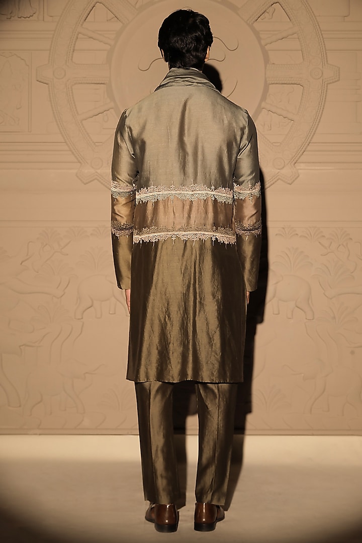 Green Chanderi Embroidered Kurta Set by Jubinav Chadha Men at Pernia's Pop Up Shop