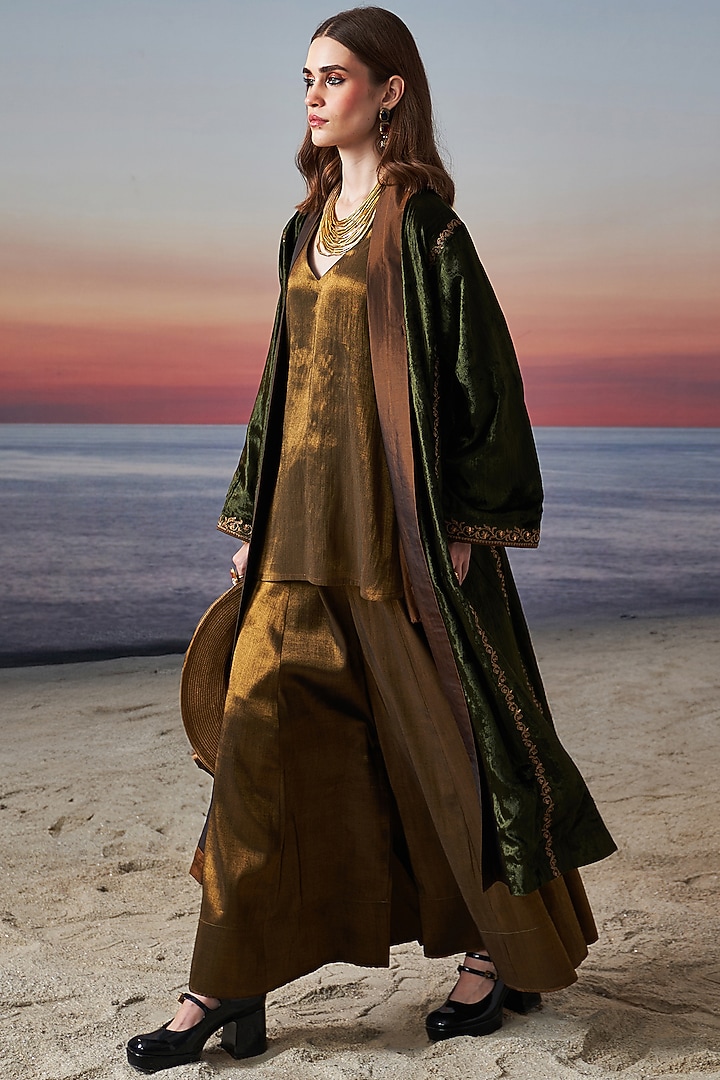 Green Velvet Zardosi Embroidered Cape Set by JUGGNI at Pernia's Pop Up Shop