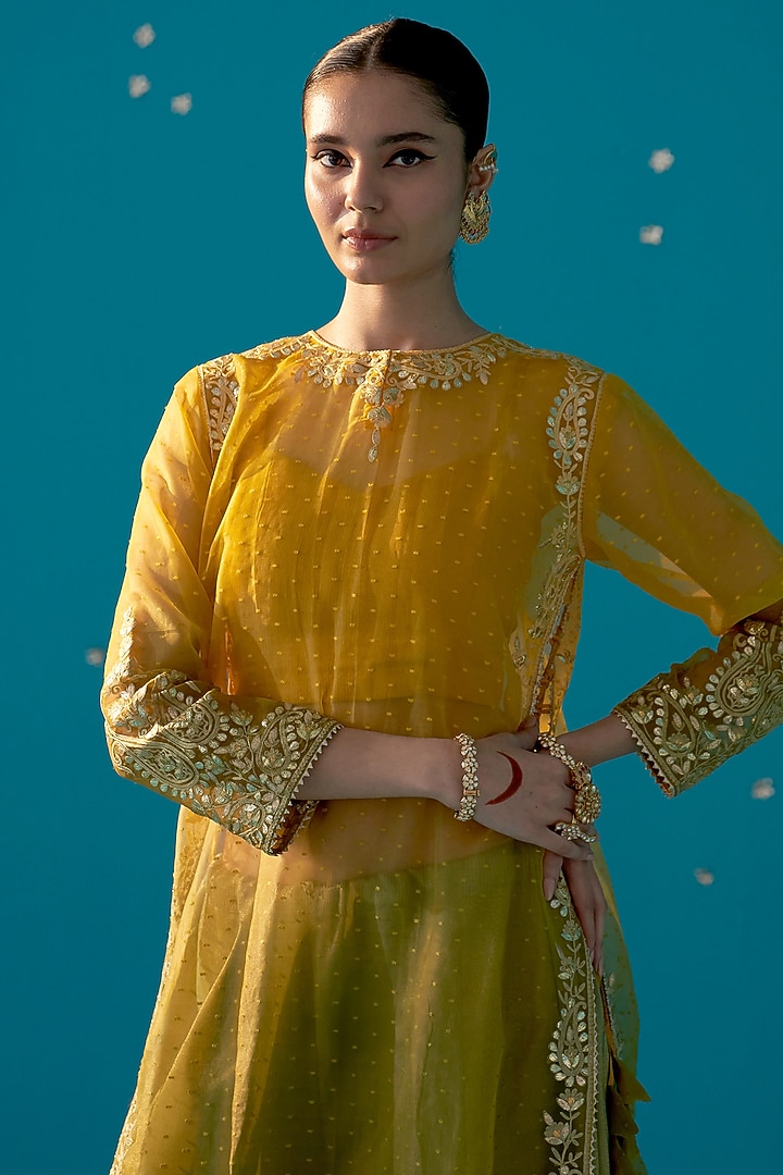 Mustard & Olive Green Organza Aari Embroidered Kurta Set by JUGGNI at Pernia's Pop Up Shop