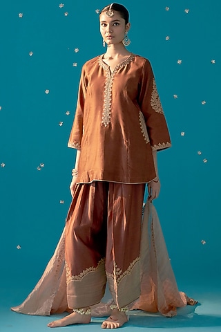 Old Rose Chanderi Zardosi Embroidered A-Line Kurta Set by JUGGNI