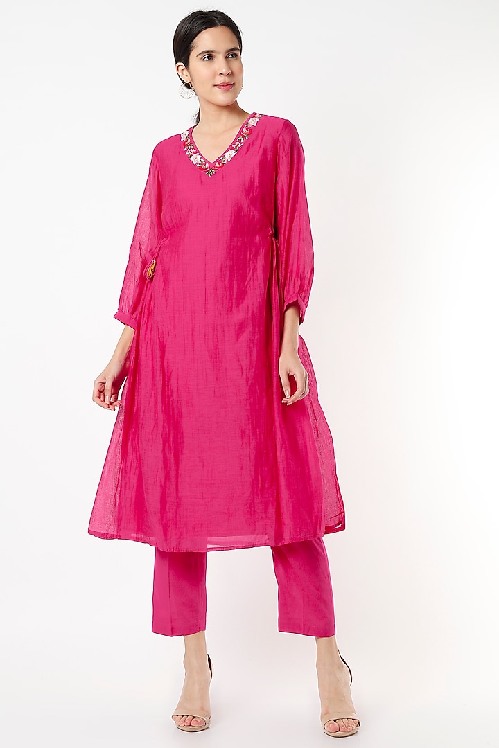 Fuchsia Embroidered Kurta Set by Juanita by Shubhda at Pernia's Pop Up Shop