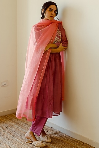 Lilac Embroidered Kurta Set by Juanita by Shubhda
