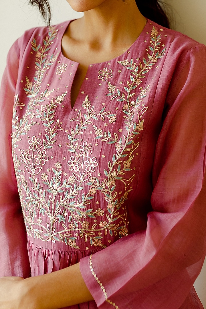 Lilac Embroidered Kurta Set by Juanita by Shubhda at Pernia's Pop Up Shop