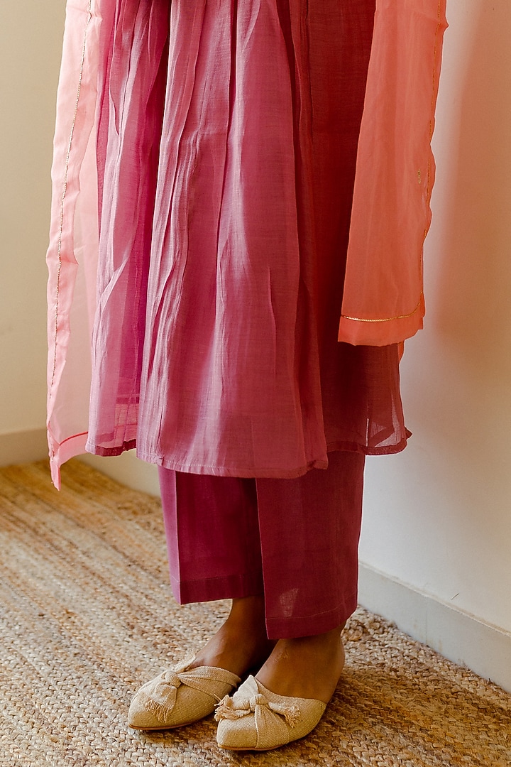 Lilac Embroidered Kurta Set by Juanita by Shubhda at Pernia's Pop Up Shop