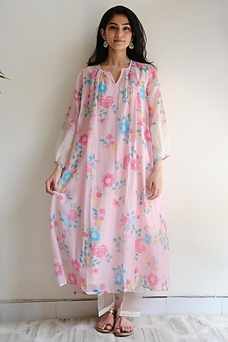 Blush Pink Handwoven Chanderi Pleated Kurta Set by Juanita by Shubhda