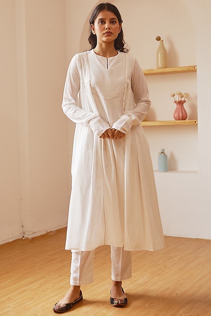 Ivory Embellished Kurta Set by Juanita Ensemble 