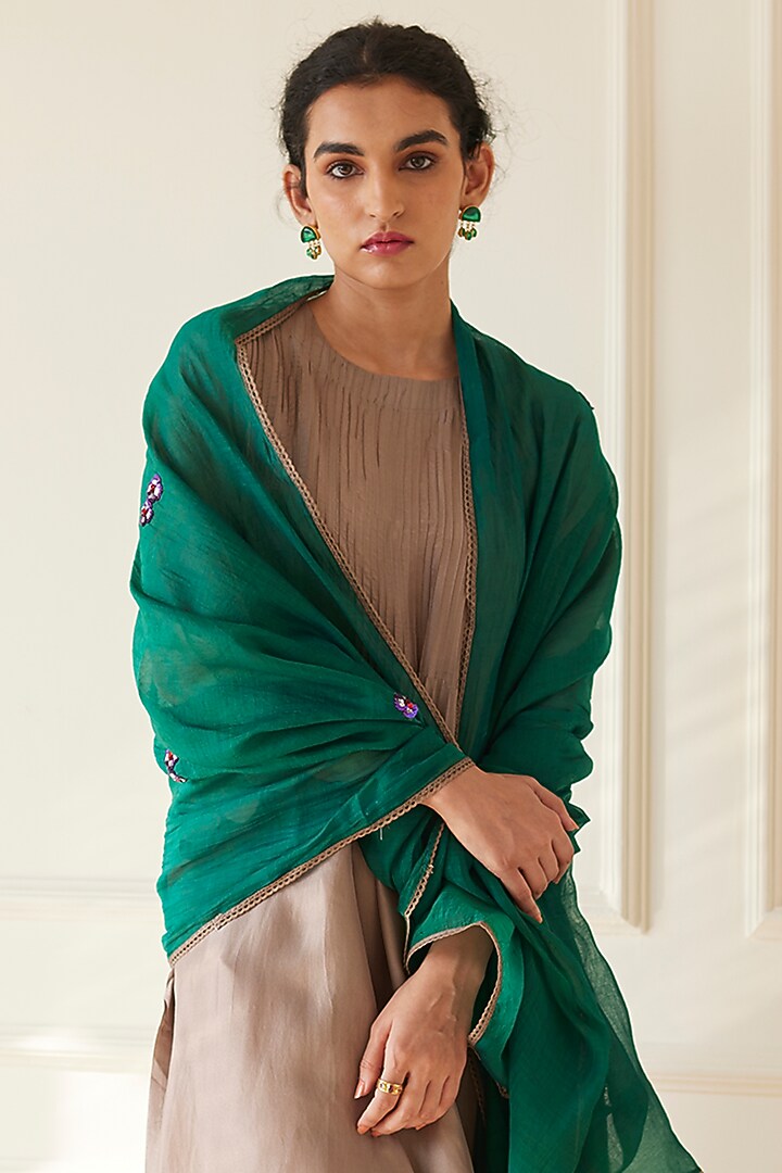 English Grey Habutai Silk Kurta Set by Juanita by Shubhda at Pernia's Pop Up Shop