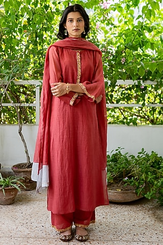 Rose Gold Zari Hand Embroidered Kurta Set by Juanita by Shubhda