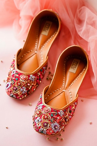 Maroon Velvet Embroidered Juttis by Jutti Express