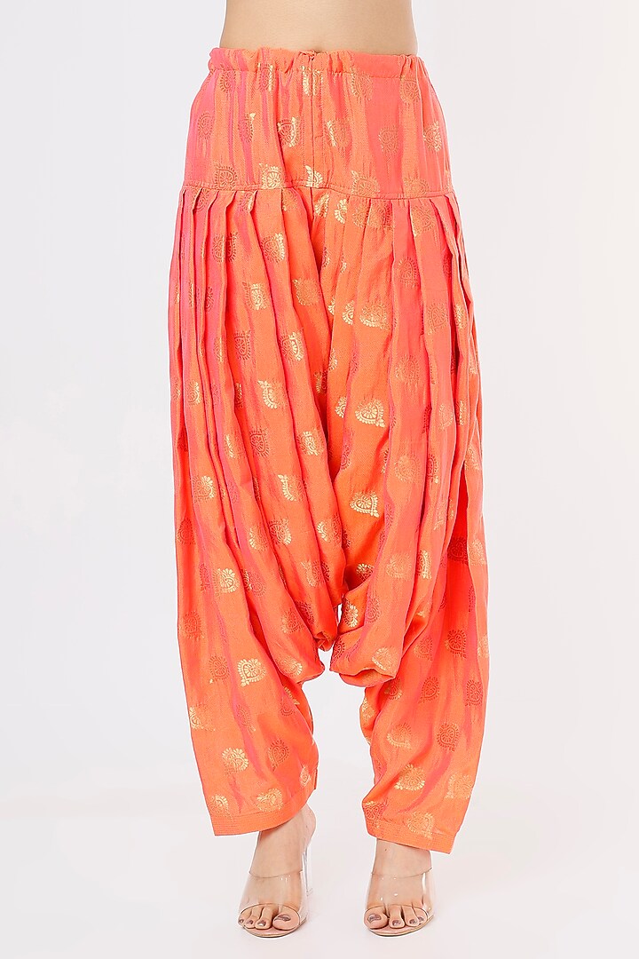 Orange Blended Kurta Set by Jesal Vora at Pernia's Pop Up Shop