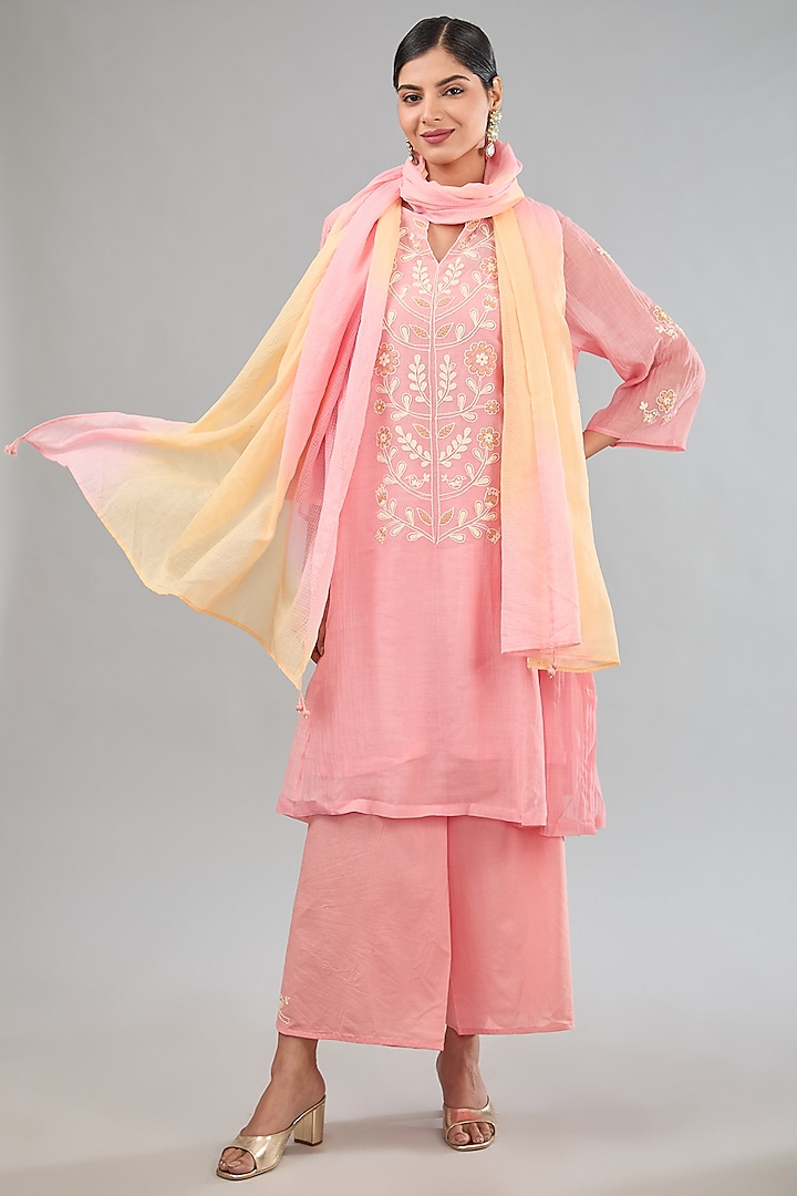 Pink Mul Chanderi Machine Embroidered Kurta Set by Jyoti Bansal at Pernia's Pop Up Shop