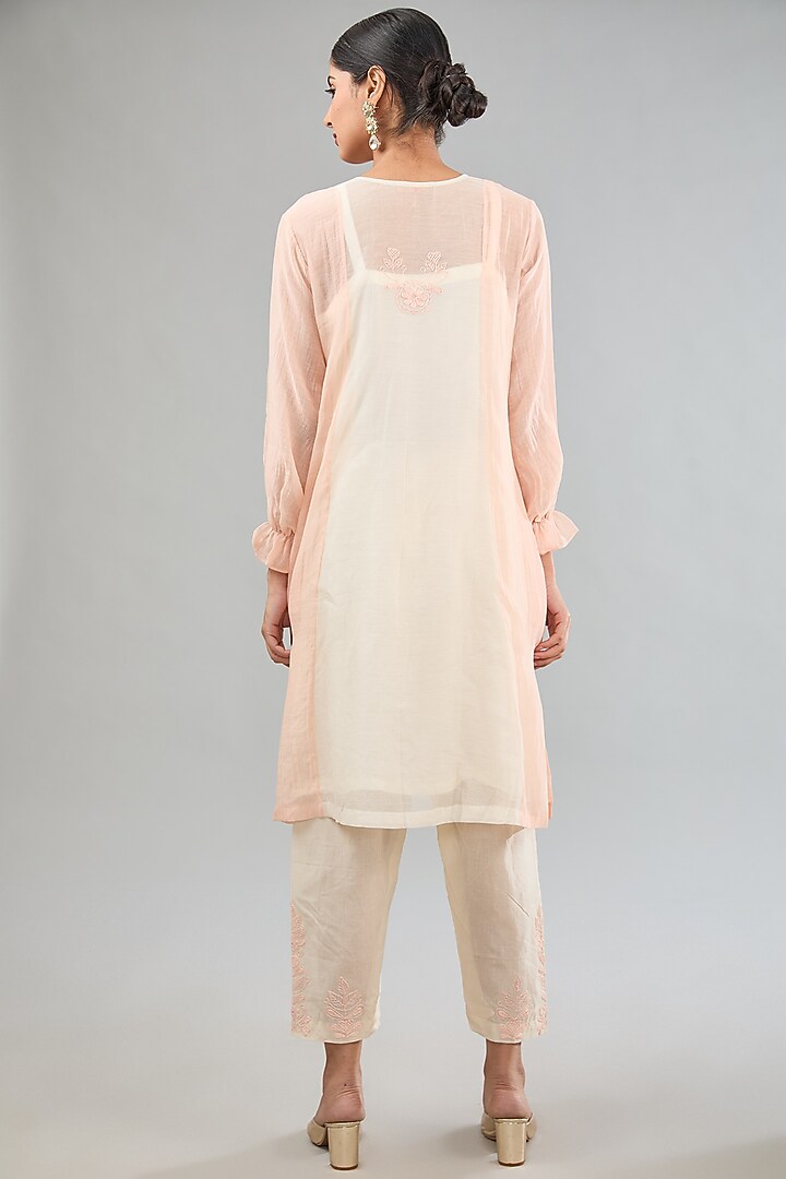 Light Peach Mul Chanderi Machine Embroidered Kurta Set by Jyoti Bansal at Pernia's Pop Up Shop