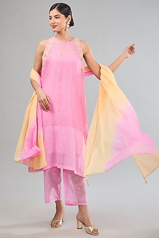 Pink Mul Chanderi Machine Embroidered Kurta Set by Jyoti Bansal