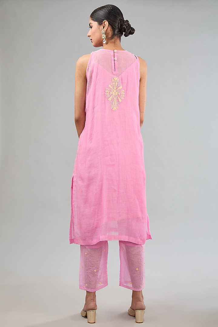 Pink Mul Chanderi Machine Embroidered Kurta Set by Jyoti Bansal at Pernia's Pop Up Shop