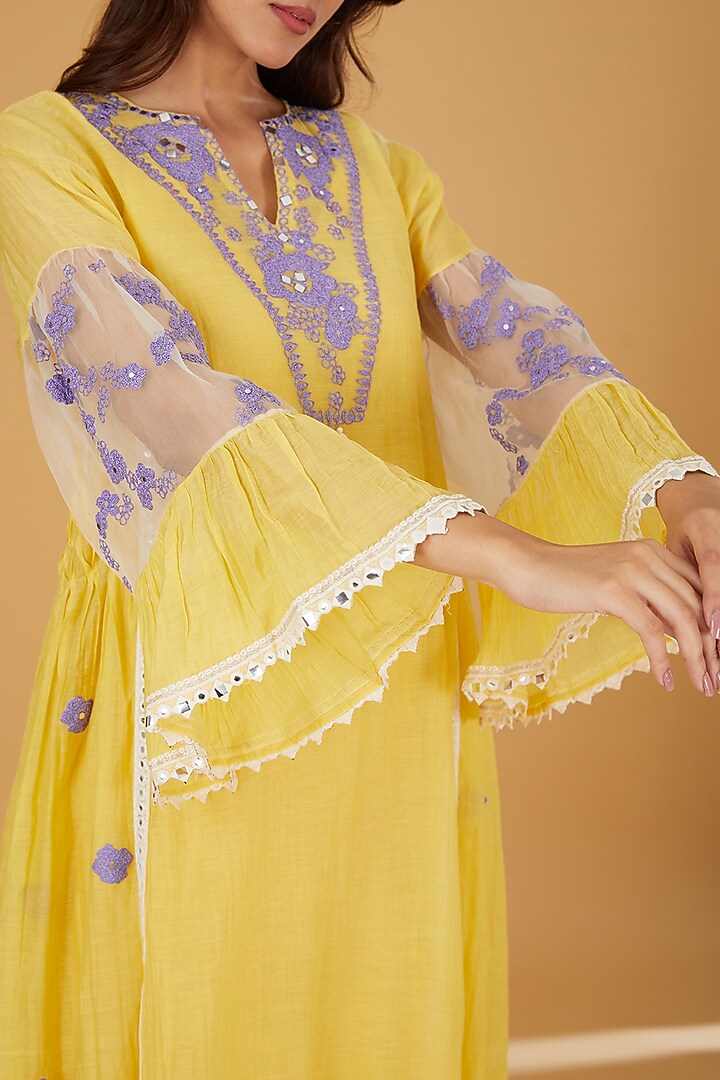 Yellow Mul Chanderi Embroidered Kurta Set by Jyoti Bansal at Pernia's Pop Up Shop