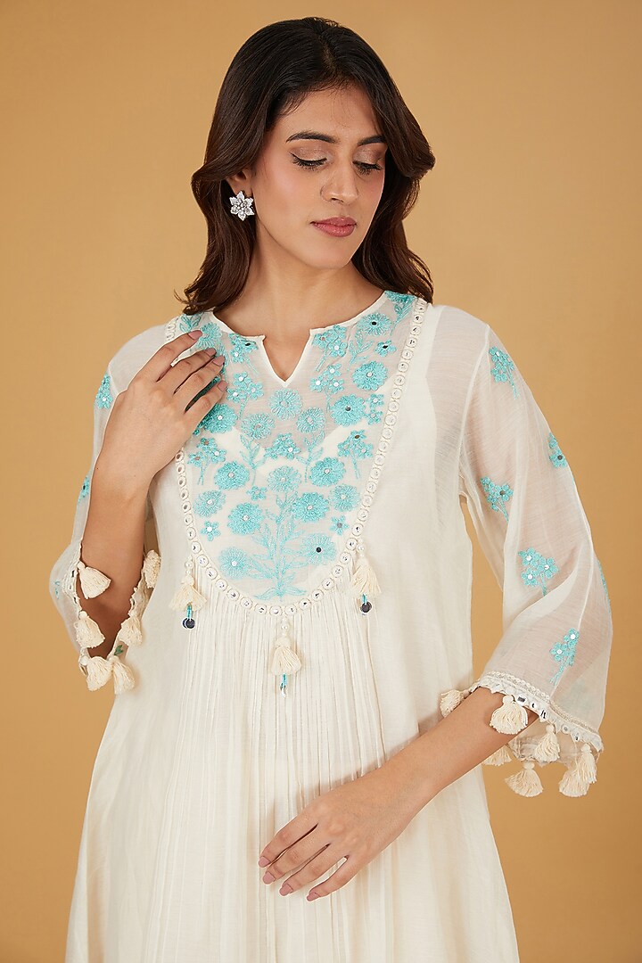 White Cotton Embroidered Dhoti Set by Jyoti Bansal at Pernia's Pop Up Shop