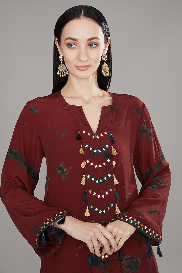 Rust Natural Crepe MIrror Embroidered Kurta Set by Jyoti Bansal at Pernia's Pop Up Shop