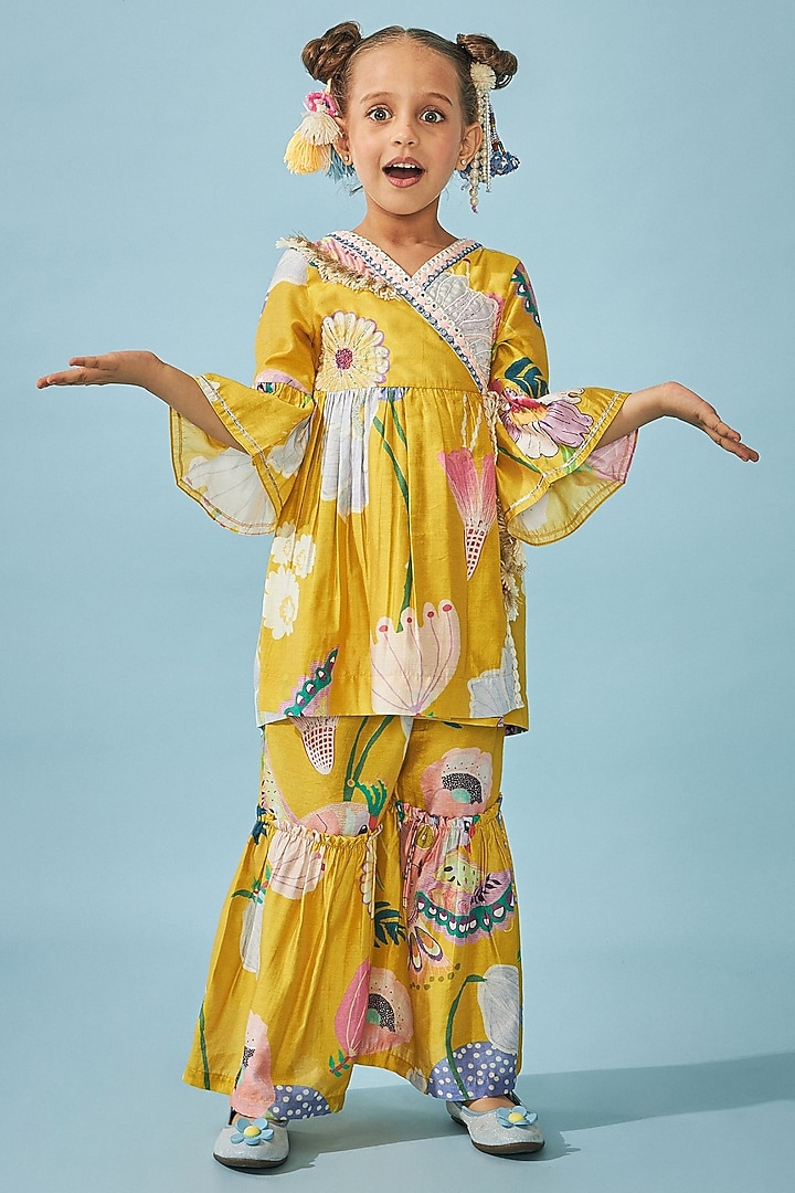 Yellow Cotton Chanderi Printed & Mirror Embroidered Co-Ord Set For Girls by Joey and Pooh Kids at Pernia's Pop Up Shop
