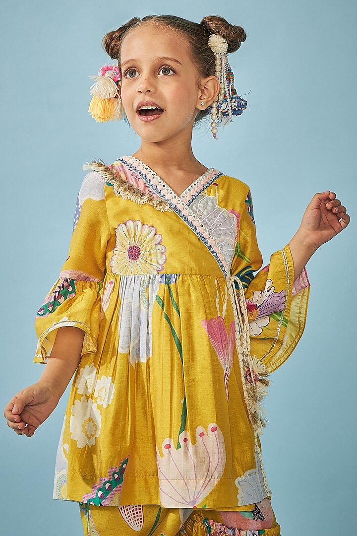 Yellow Cotton Chanderi Printed & Mirror Embroidered Co-Ord Set For Girls by Joey and Pooh Kids at Pernia's Pop Up Shop