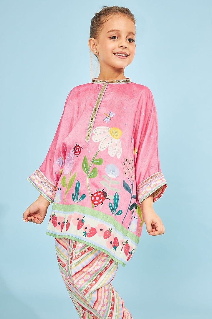 Pink Cotton Chanderi Embroidered Tunic Set For Girls by Joey and Pooh Kids at Pernia's Pop Up Shop