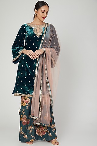 Teal Blue Embroidered Kurta Set by Jiya by Veer Designs