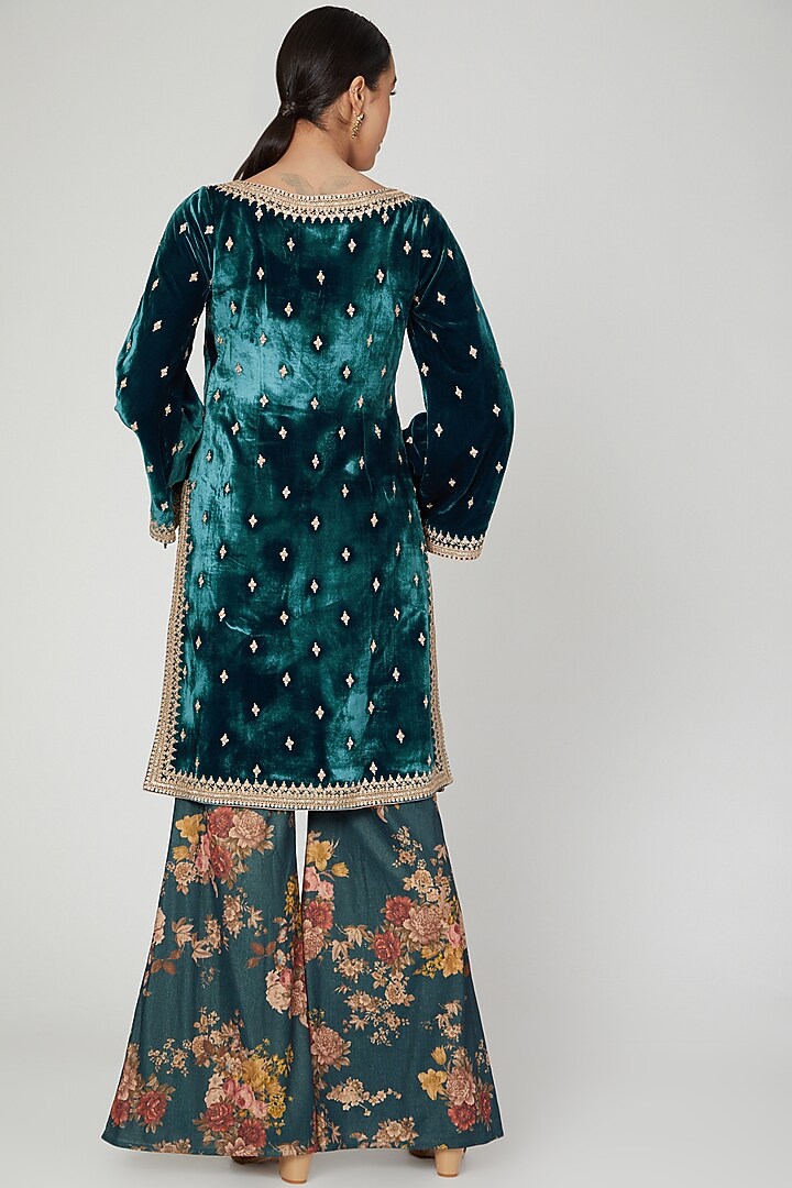 Teal Blue Embroidered Kurta Set by Jiya by Veer Designs at Pernia's Pop Up Shop