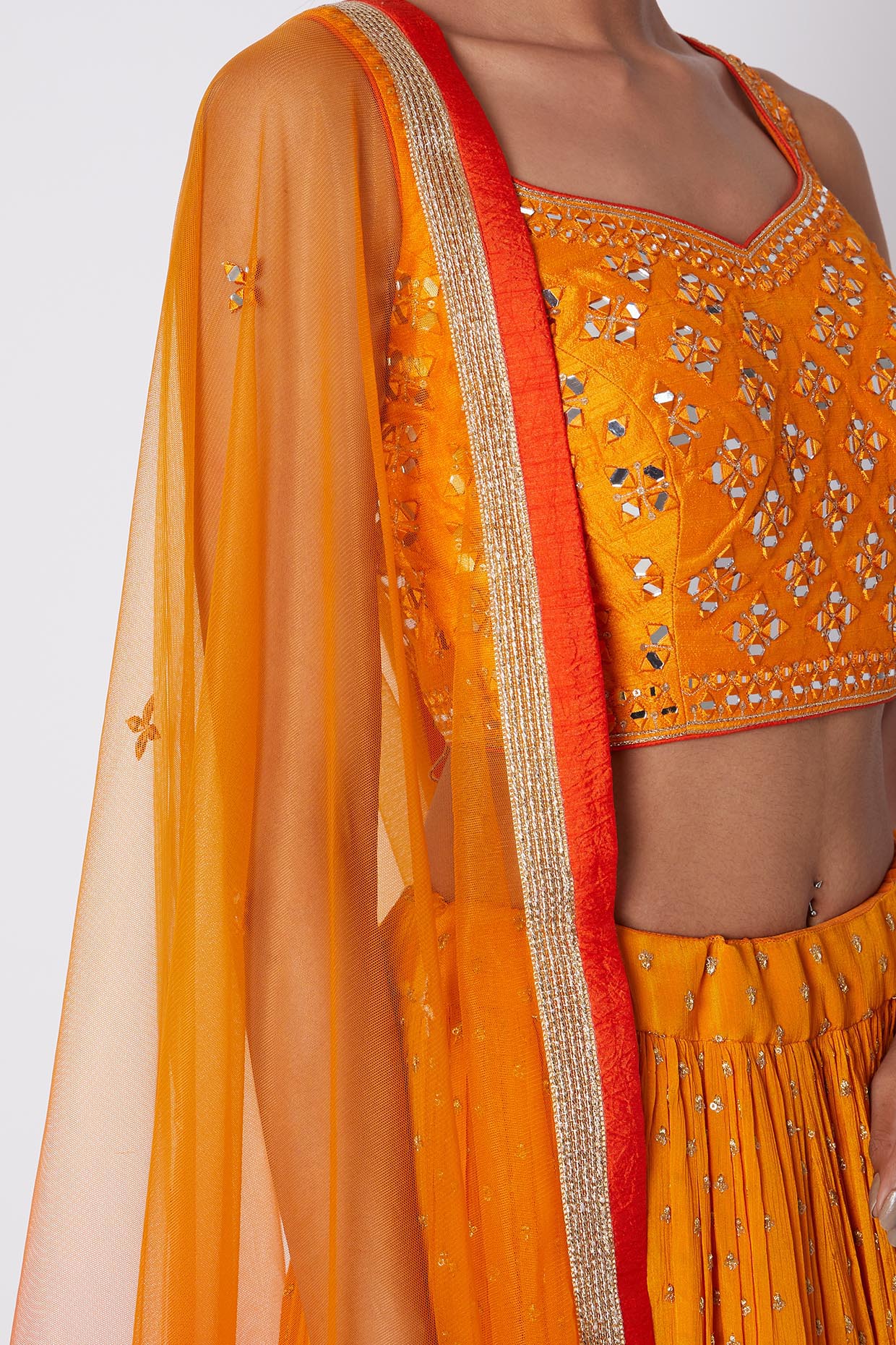 Jiya By Veer Design (@jiyabyveerdesign) • Instagram photos and videos |  Wedding saree blouse, Saree wedding, Clothes