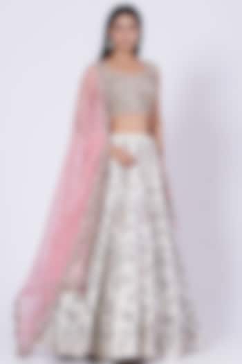 White Hand Embroidered Bridal Lehenga Set by Kaaisha by Shalini at Pernia's Pop Up Shop